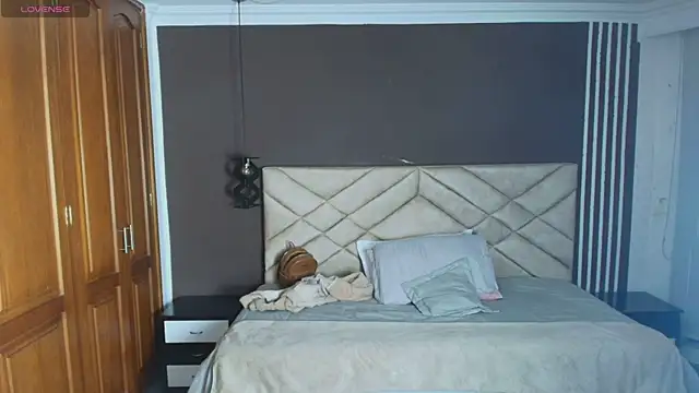 Ambarross online show from February 2025 07:10:02 PM