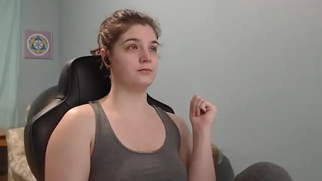 TreeJeanne online show from March 2025 05:02:01 PM