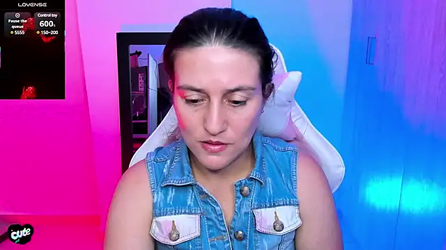 Saskyaa online show from March 2025 01:20:02 AM