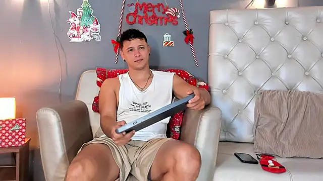 MITCHELL BURNS online show from December 2024 01:33:01 PM