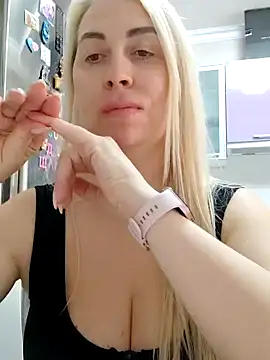 HotJanet online show from March 2025 11:53:02 AM