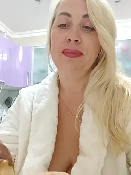 HotJanet online show from October 2025 07:54:02 PM