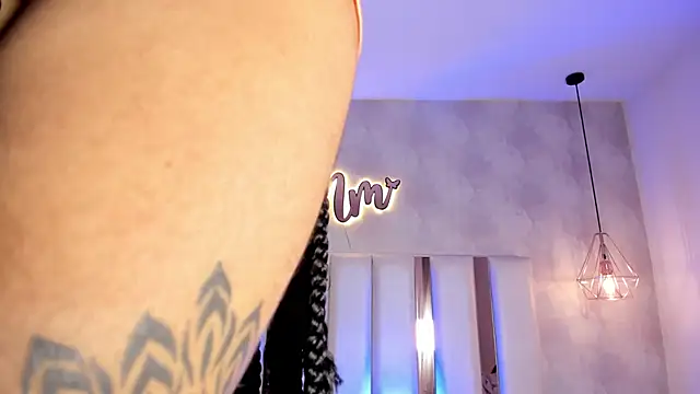 Nicolemorelli2 online show from February 2025 01:30:01 PM