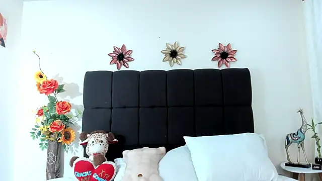 VIOLETMIILLER online show from February 2025 02:05:02 PM