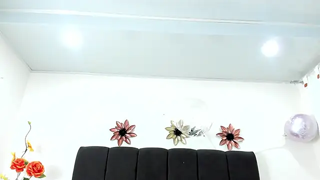 VIOLETMIILLER online show from September 2025 01:46:01 PM
