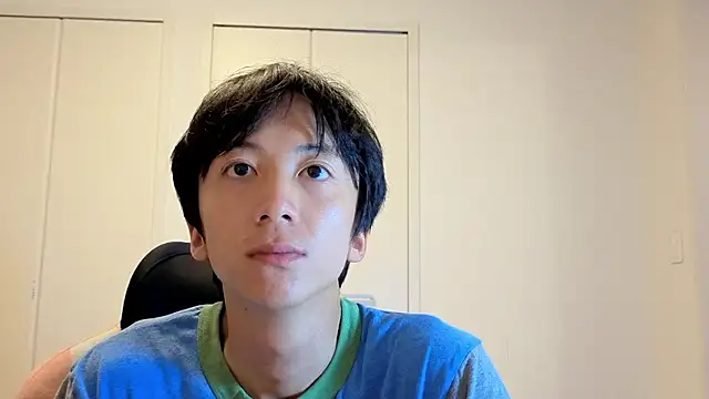 Snapshot of freeeeeessssss111 chatting on September 2025 05:40:02 AM freeeeeessssss111 online show from September 2025 05:40:02 AM