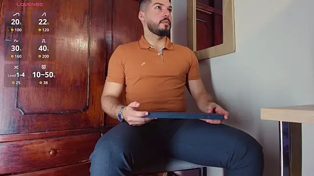 Snapshot of HenryBenso chatting on October 2025 04:38:02 PM HenryBenso online show from October 2025 04:38:02 PM