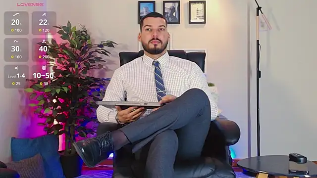 Snapshot of HenryBenso chatting on October 2025 06:08:02 PM HenryBenso online show from October 2025 06:08:02 PM