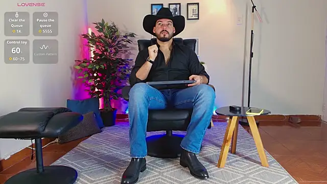 Snapshot of HenryBenso chatting on October 2025 05:36:02 PM HenryBenso online show from October 2025 05:36:02 PM