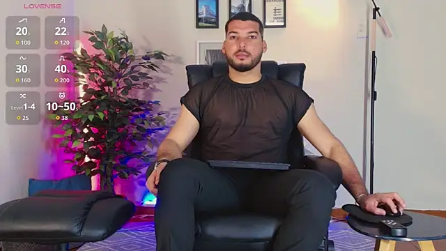 Snapshot of HenryBenso chatting on October 2025 05:24:02 PM HenryBenso online show from October 2025 05:24:02 PM