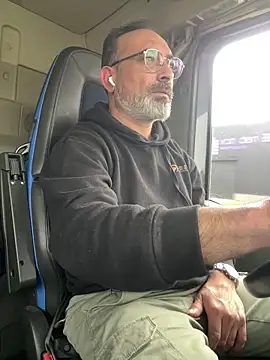 Snapshot of dzhakar chatting on October 2025 10:47:02 AM dzhakar online show from October 2025 10:47:02 AM