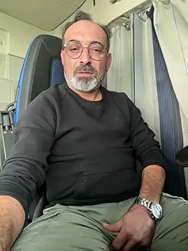 Snapshot of dzhakar chatting on November 2025 12:15:01 PM dzhakar online show from November 2025 12:15:01 PM