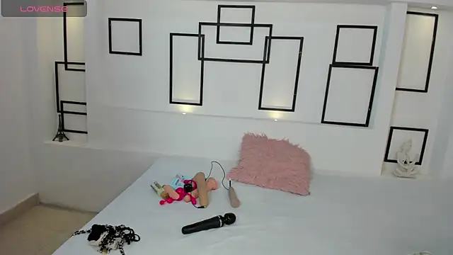 NicholScully online show from December 2024 07:37:02 PM