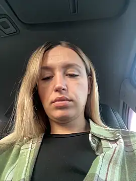 Snapshot of StasyWood chatting on October 2025 01:04:02 AM StasyWood online show from October 2025 01:04:02 AM