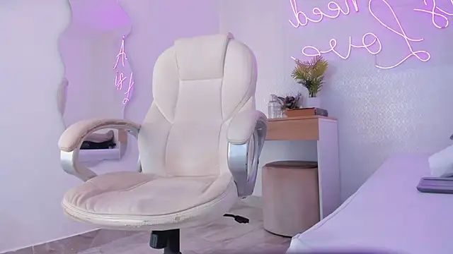 Abby-me online show from December 2024 11:56:02 AM