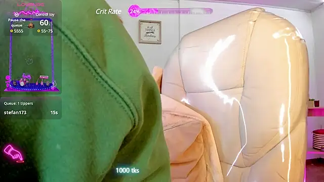 Snapshot of Tiarha chatting on March 2025 09:59:02 AM Tiarha online show from March 2025 09:59:02 AM