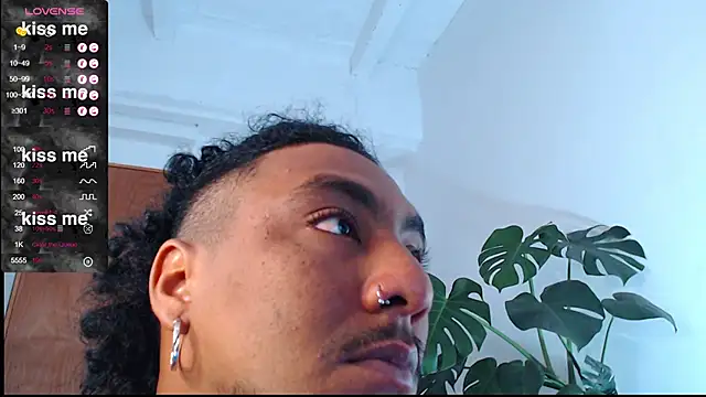 yosoy enzo2020 online show from February 2025 02:25:01 PM