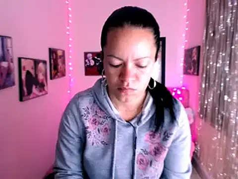 Cristal w online show from December 2024 11:44:01 AM