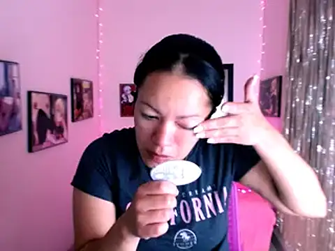 Cristal w online show from December 2024 12:36:01 PM