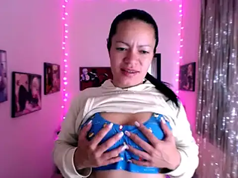 Cristal w online show from December 2024 12:49:01 PM