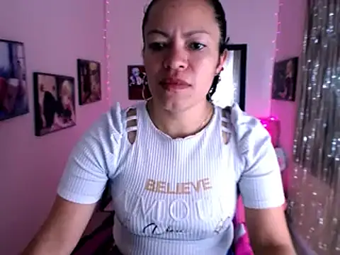 Cristal w online show from December 2024 01:51:01 PM
