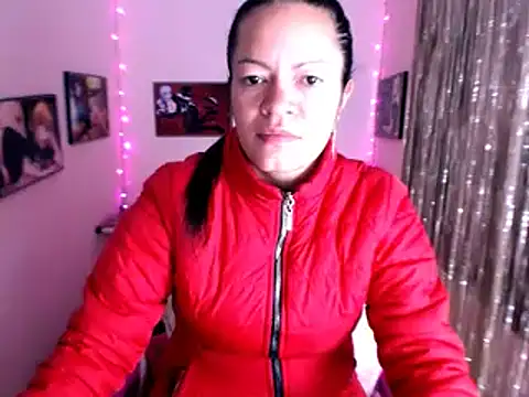 Cristal w online show from January 2025 12:30:01 PM