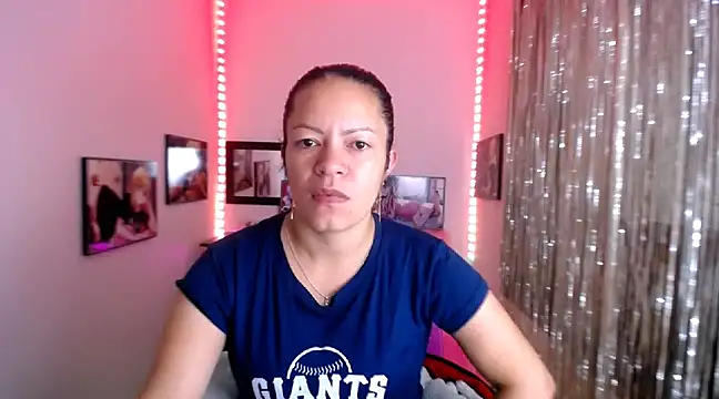 Cristal w online show from March 2025 12:26:01 PM