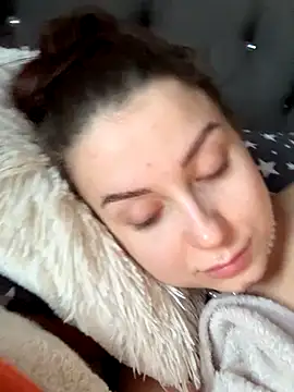 Snapshot of ellie_ssexy chatting on October 2025 04:21:01 AM ellie ssexy online show from October 2025 04:21:01 AM