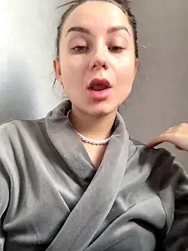 Snapshot of ellie_ssexy chatting on October 2025 04:22:01 AM ellie ssexy online show from October 2025 04:22:01 AM