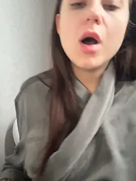 Snapshot of ellie_ssexy chatting on October 2025 04:13:02 AM ellie ssexy online show from October 2025 04:13:02 AM