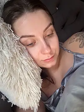 Snapshot of ellie_ssexy chatting on October 2025 04:23:02 AM ellie ssexy online show from October 2025 04:23:02 AM