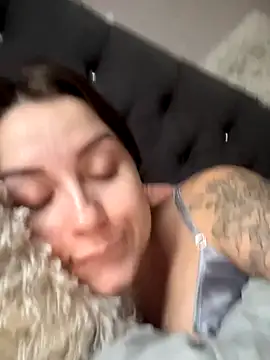 Snapshot of ellie_ssexy chatting on October 2025 04:24:02 AM ellie ssexy online show from October 2025 04:24:02 AM