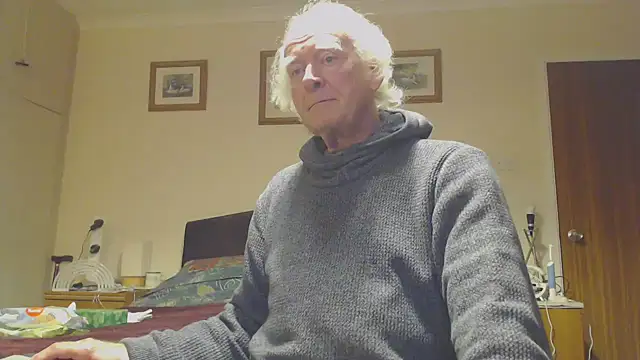 WaverlyKernow online show from December 2024 08:05:01 PM