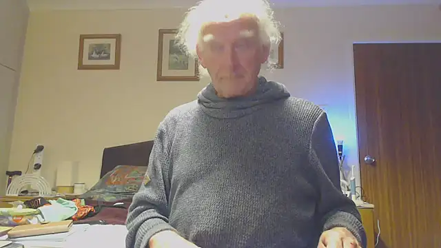 WaverlyKernow online show from December 2024 08:53:02 PM