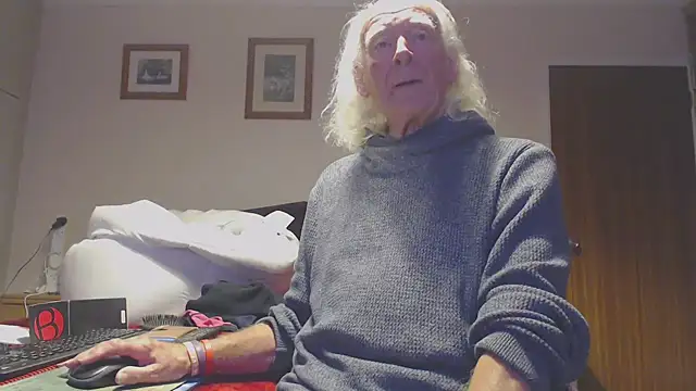 Snapshot of WaverlyKernow chatting on October 2025 08:55:02 PM WaverlyKernow online show from October 2025 08:55:02 PM