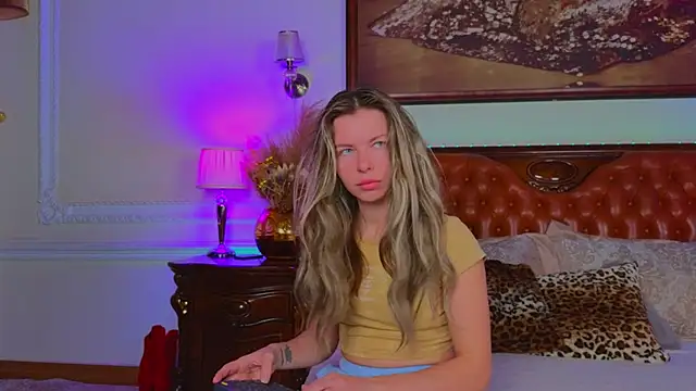 Real Tini online show from November 2025 06:01:01 AM