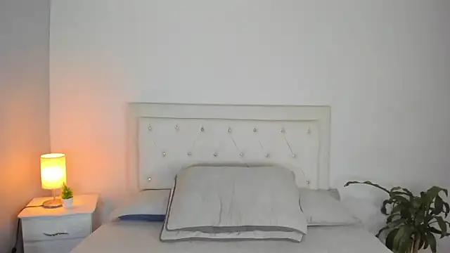 MELISSA ALVAREZ online show from October 2025 09:21:02 AM