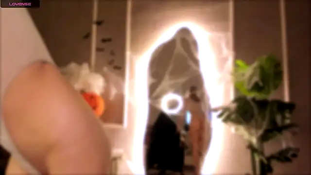 Eli Llie online show from November 2025 08:41:02 PM