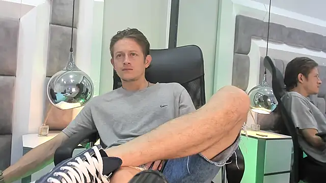 Snapshot of AnthonyAlso chatting on October 2025 08:17:02 PM AnthonyAlso online show from October 2025 08:17:02 PM