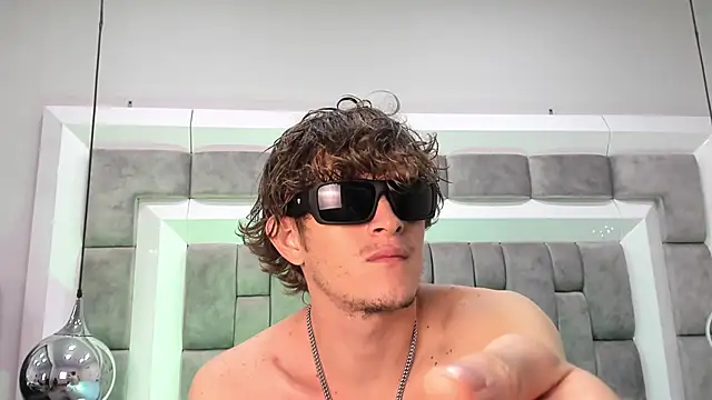 Snapshot of AnthonyAlso chatting on October 2025 08:31:01 PM AnthonyAlso online show from October 2025 08:31:01 PM