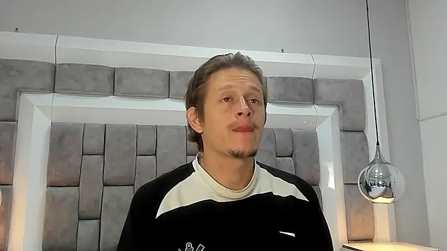 Snapshot of AnthonyAlso chatting on November 2025 09:16:02 PM AnthonyAlso online show from November 2025 09:16:02 PM