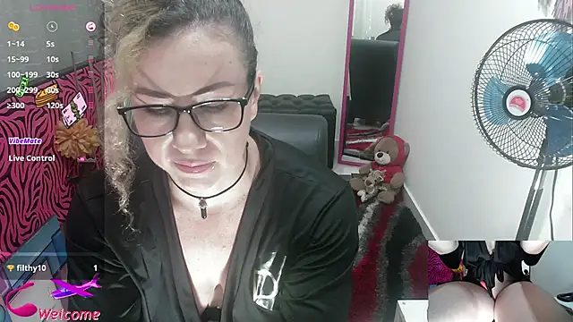 ViickySexy online show from November 2025 07:48:02 PM