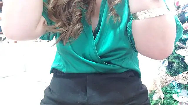 Snapshot of tata_laima__ chatting on December 2024 01:02:02 PM tata laima online show from December 2024 01:02:02 PM