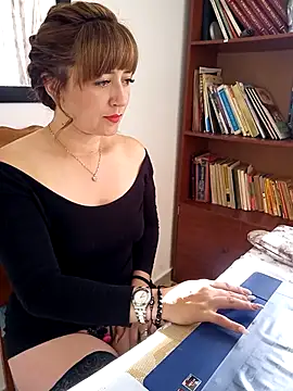 Snapshot of tata_laima__ chatting on January 2025 01:41:02 PM tata laima online show from January 2025 01:41:02 PM