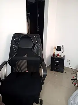 Snapshot of tata_laima__ chatting on January 2025 06:18:01 PM tata laima online show from January 2025 06:18:01 PM