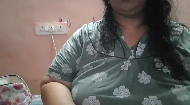 Ravina patil1 online show from January 2025 05:05:01 AM