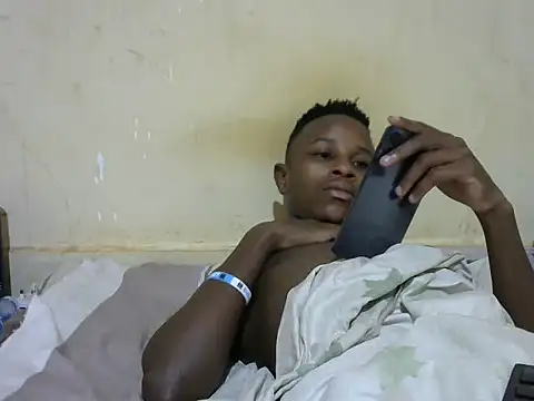 Snapshot of swthairydic chatting on October 2025 01:03:02 PM swthairydic online show from October 2025 01:03:02 PM