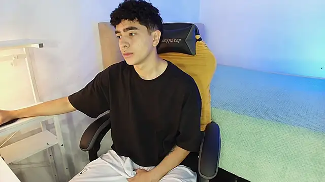 Snapshot of _nickconnor01 chatting on October 2025 08:30:02 PM nickconnor01 online show from October 2025 08:30:02 PM