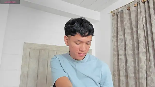 JulianRose 1 online show from December 2024 06:05:01 PM