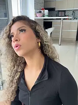 Melina-Smith online show from November 2025 06:39:01 PM